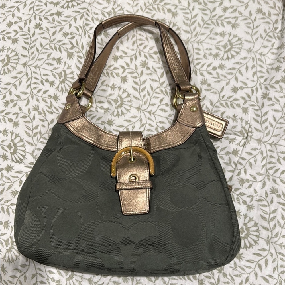 Coach Green and Gold Shoulder Bag with Elegant Design